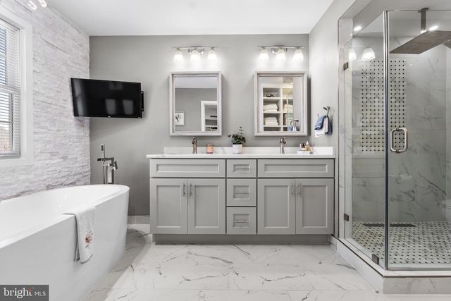 1735 CANAL RUN DR, Point Of Rocks, MD 21777