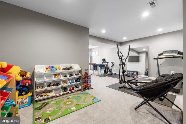 1735 CANAL RUN DR, Point Of Rocks, MD 21777