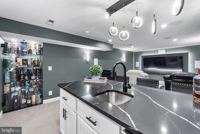 1735 CANAL RUN DR, Point Of Rocks, MD 21777