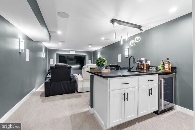 1735 CANAL RUN DR, Point Of Rocks, MD 21777