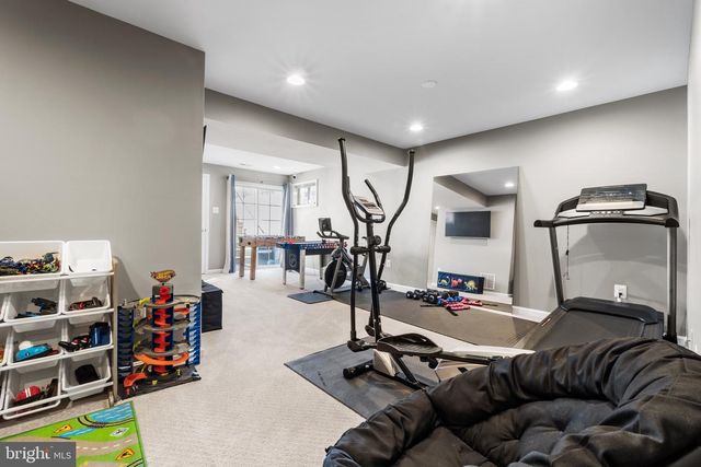 1735 CANAL RUN DR, Point Of Rocks, MD 21777