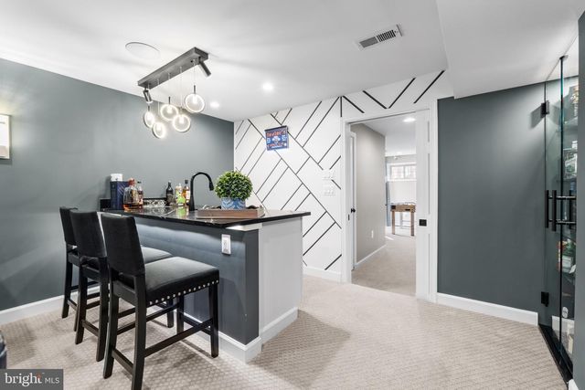 1735 CANAL RUN DR, Point Of Rocks, MD 21777