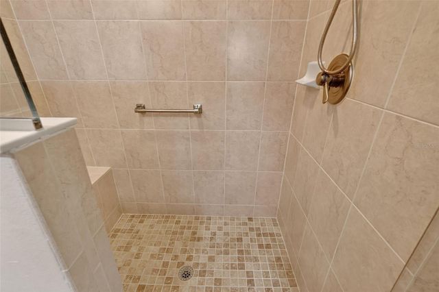 562 AVECILLA DRIVE, The Villages, FL 32162