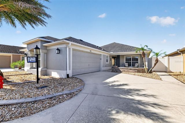 562 AVECILLA DRIVE, The Villages, FL 32162