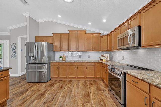 562 AVECILLA DRIVE, The Villages, FL 32162