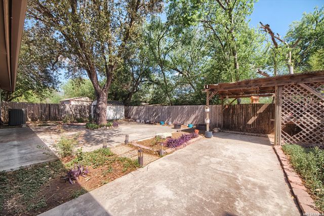 8222 Dawnwood, San Antonio, TX 78250