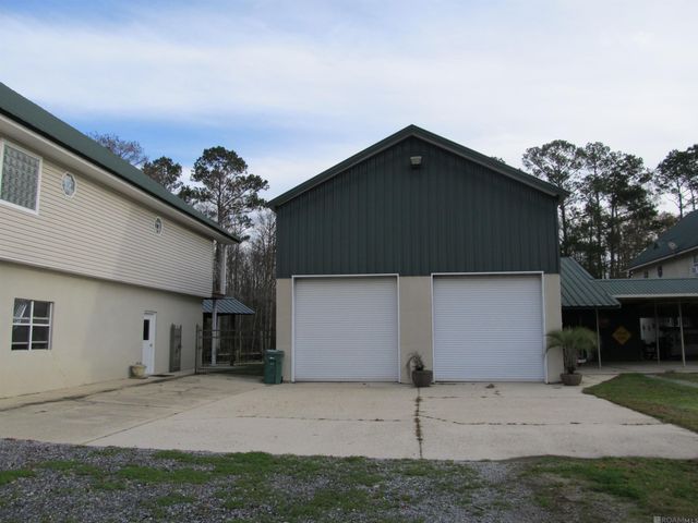 31719 River Pines Dr, Springfield, LA 70462