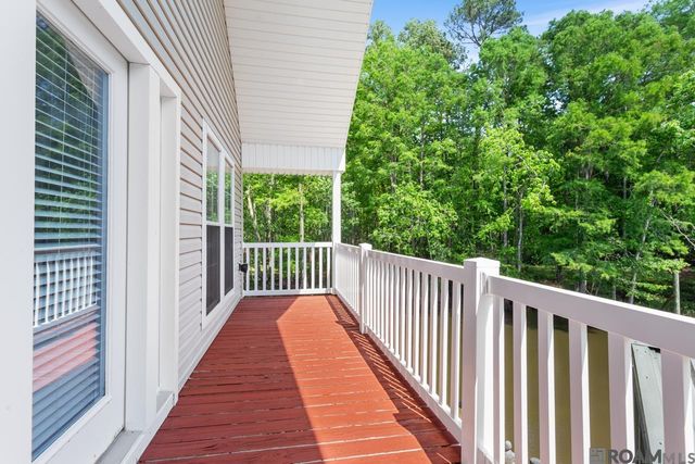 31719 River Pines Dr, Springfield, LA 70462