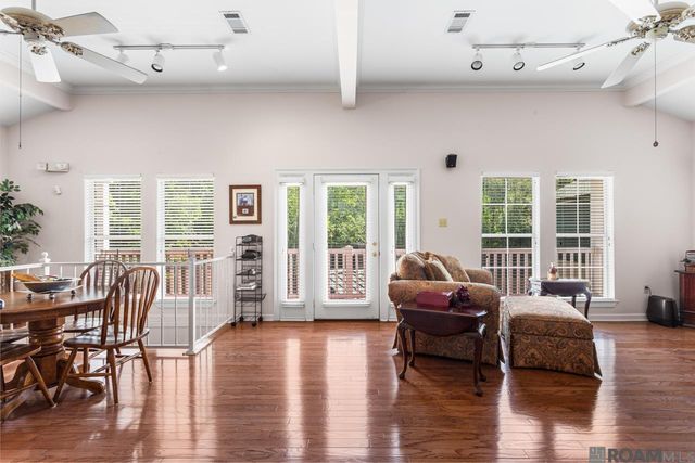 31719 River Pines Dr, Springfield, LA 70462