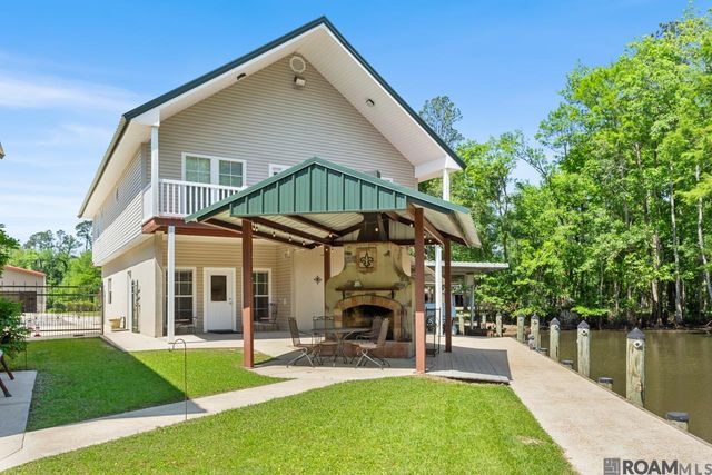 31719 River Pines Dr, Springfield, LA 70462