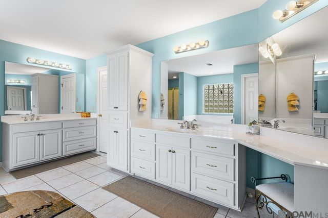 31719 River Pines Dr, Springfield, LA 70462