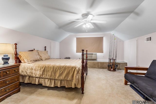 31719 River Pines Dr, Springfield, LA 70462