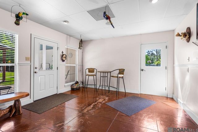 31719 River Pines Dr, Springfield, LA 70462