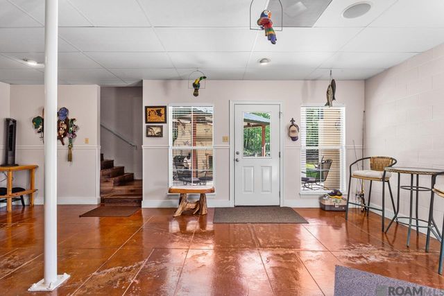 31719 River Pines Dr, Springfield, LA 70462