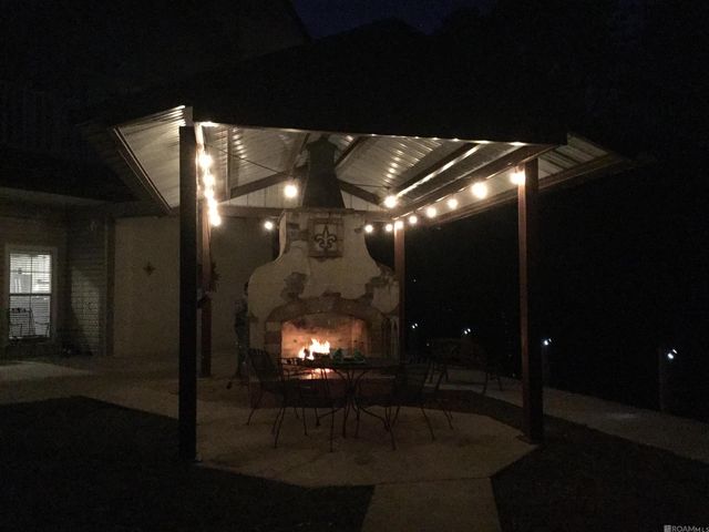 31719 River Pines Dr, Springfield, LA 70462