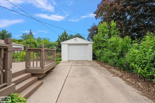 16504 Toepfer Drive, Eastpointe, MI 48021