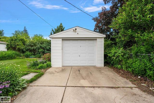 16504 Toepfer Drive, Eastpointe, MI 48021