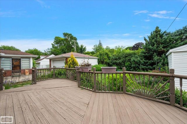 16504 Toepfer Drive, Eastpointe, MI 48021