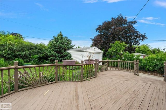 16504 Toepfer Drive, Eastpointe, MI 48021