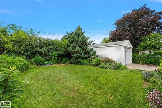 16504 Toepfer Drive, Eastpointe, MI 48021
