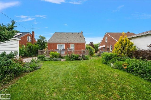 16504 Toepfer Drive, Eastpointe, MI 48021