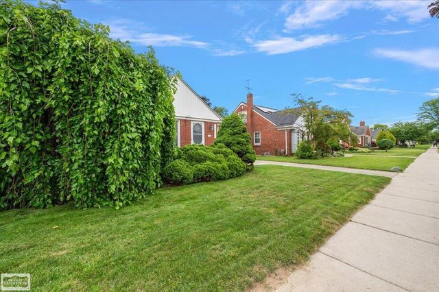 16504 Toepfer Drive, Eastpointe, MI 48021