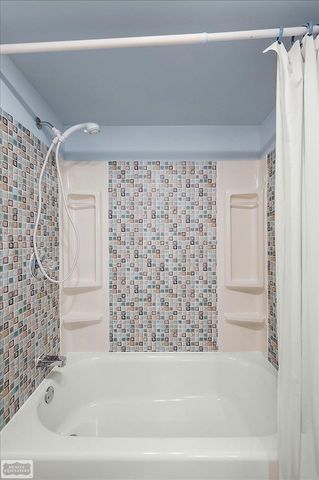 16504 Toepfer Drive, Eastpointe, MI 48021