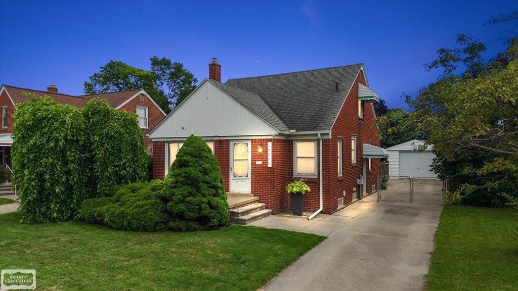 16504 Toepfer Drive, Eastpointe, MI 48021