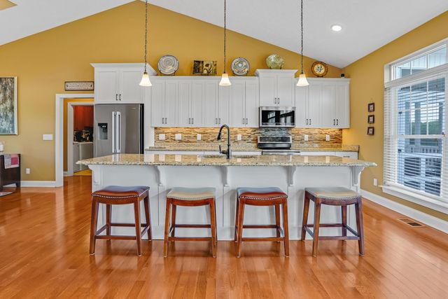 191 Pine Watch CIR, Moneta, VA 24121