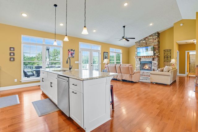 191 Pine Watch CIR, Moneta, VA 24121