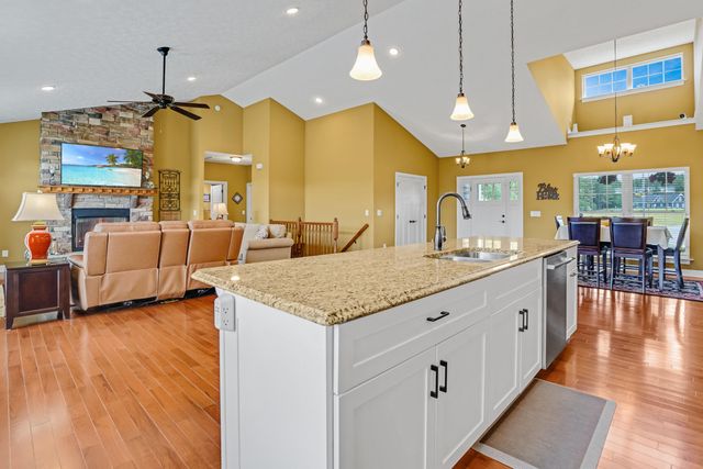 191 Pine Watch CIR, Moneta, VA 24121