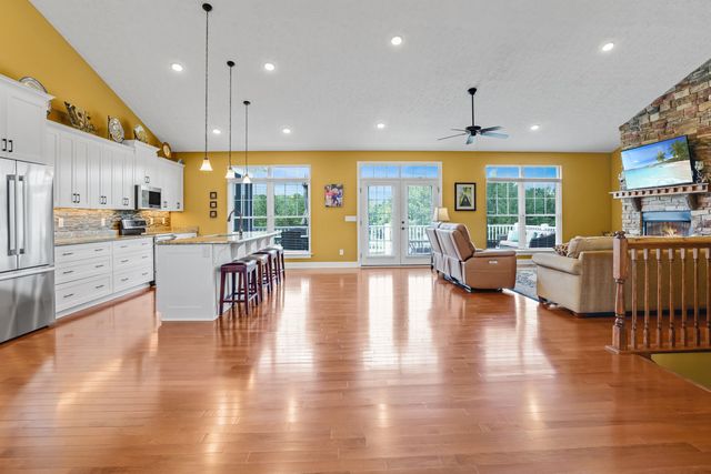 191 Pine Watch CIR, Moneta, VA 24121