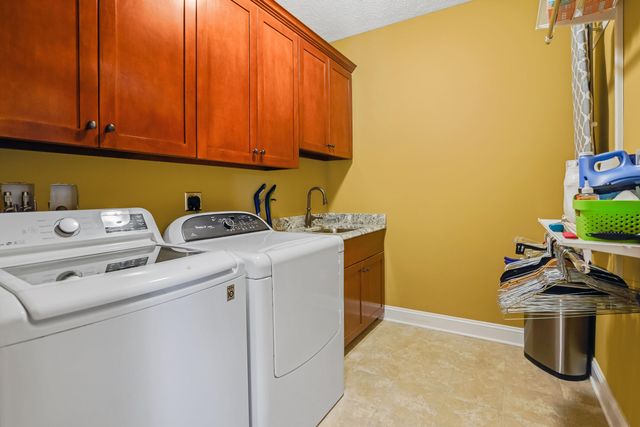 191 Pine Watch CIR, Moneta, VA 24121