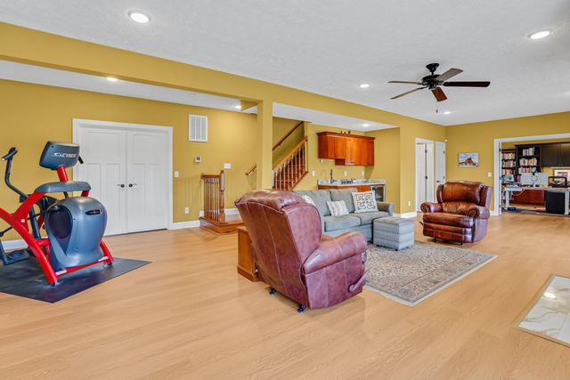 191 Pine Watch CIR, Moneta, VA 24121
