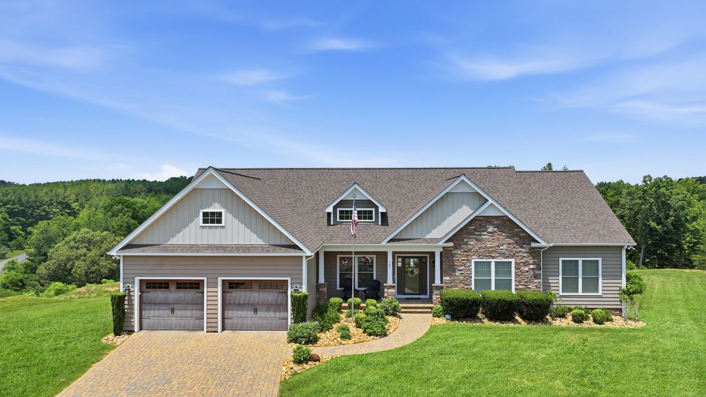 191 Pine Watch CIR, Moneta, VA 24121
