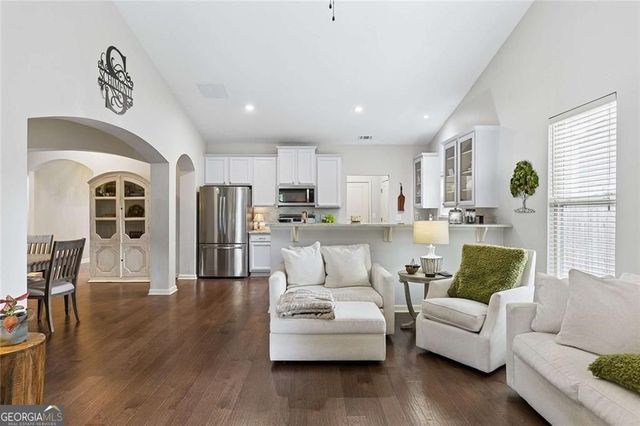 1725 Grand Oaks Drive, Woodstock, GA 30188