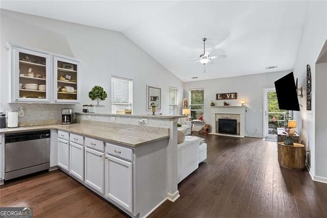1725 Grand Oaks Drive, Woodstock, GA 30188