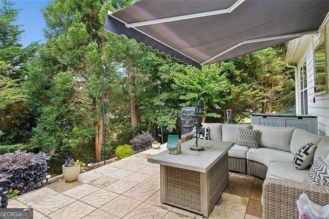 1725 Grand Oaks Drive, Woodstock, GA 30188