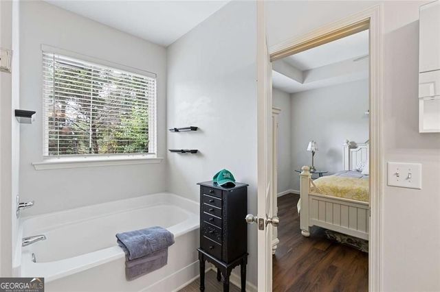 1725 Grand Oaks Drive, Woodstock, GA 30188