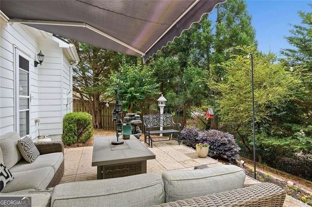 1725 Grand Oaks Drive, Woodstock, GA 30188