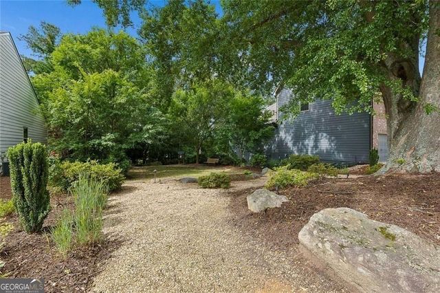 1725 Grand Oaks Drive, Woodstock, GA 30188