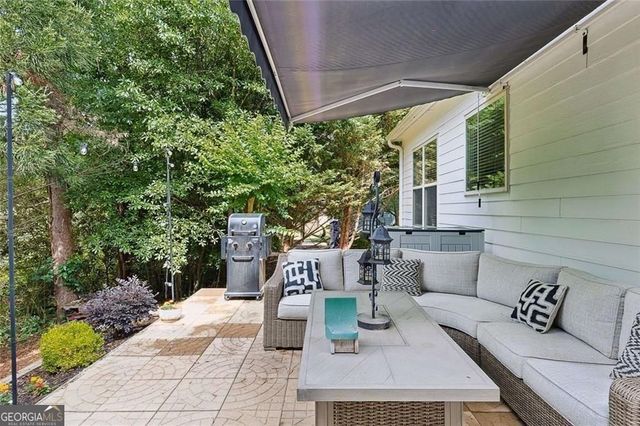 1725 Grand Oaks Drive, Woodstock, GA 30188