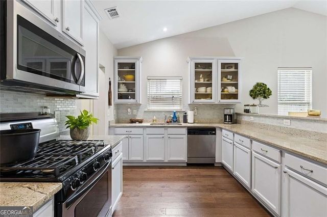1725 Grand Oaks Drive, Woodstock, GA 30188