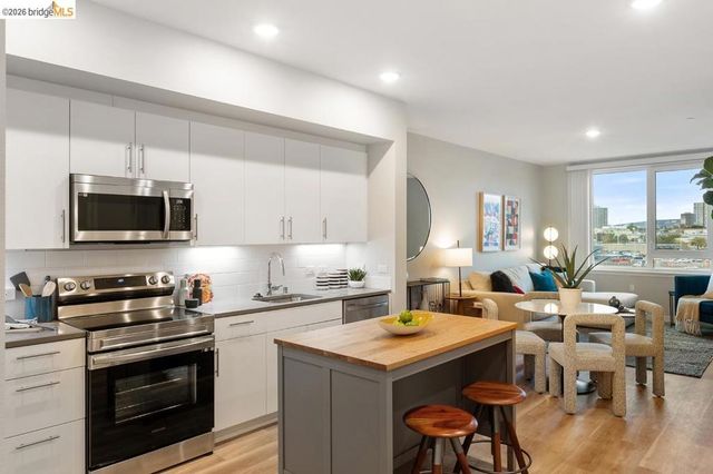 260 Brooklyn Basin Way 432, Oakland, CA 94606