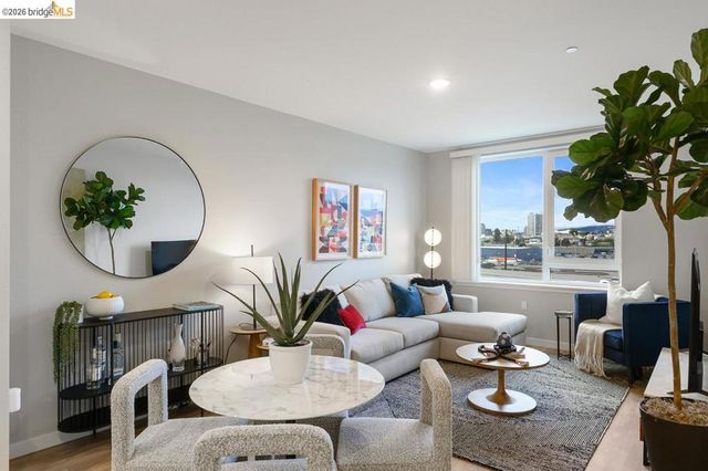 260 Brooklyn Basin Way 432, Oakland, CA 94606