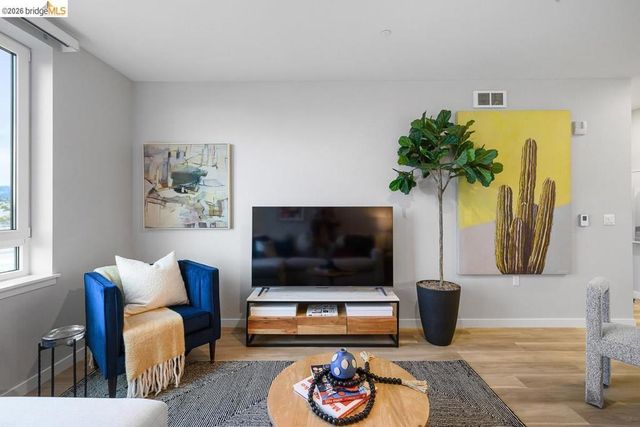 260 Brooklyn Basin Way 432, Oakland, CA 94606