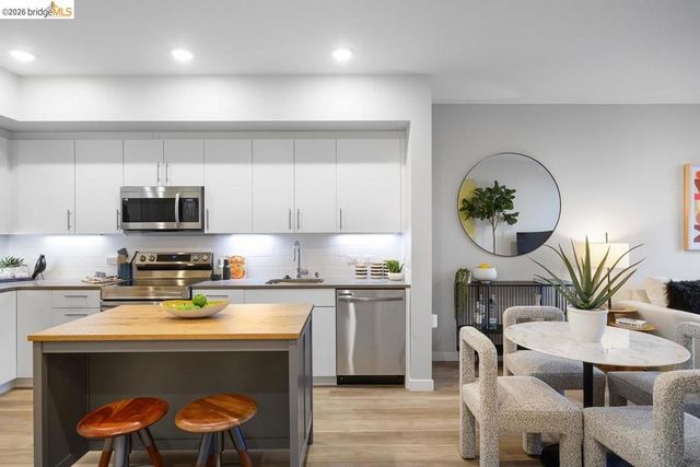260 Brooklyn Basin Way 432, Oakland, CA 94606