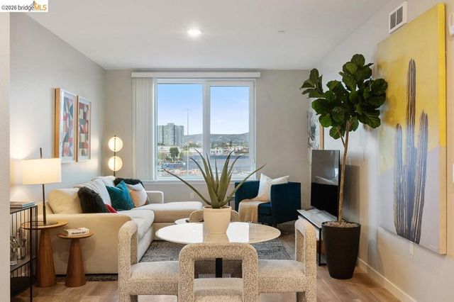 260 Brooklyn Basin Way 432, Oakland, CA 94606