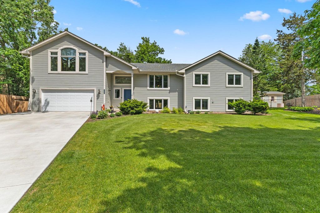 12347 Magnolia Circle NW, Coon Rapids, MN 55448