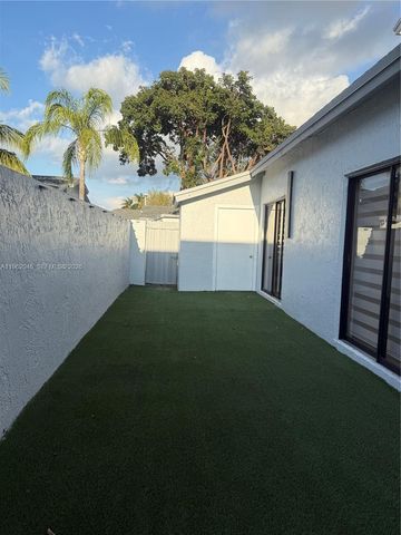 6793 SW 152nd Pl 47-93, Miami, FL 33193